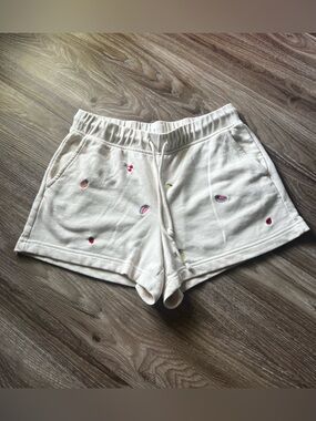 Lou & Grey Fruit embroidered shorts size medium